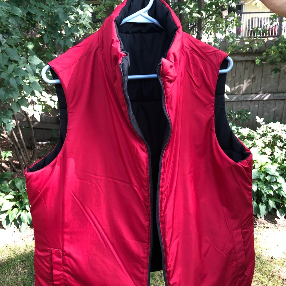 Men's Reversible Down Vest (black & red)